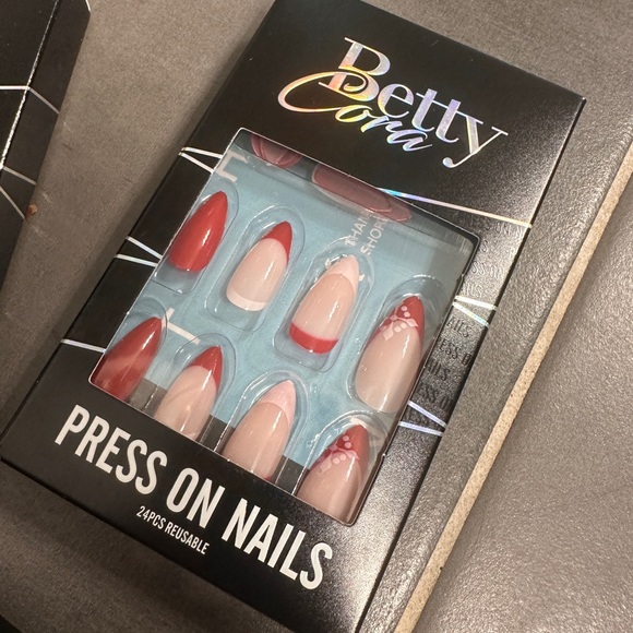 Press on nails bundle - Picture 6 of 6